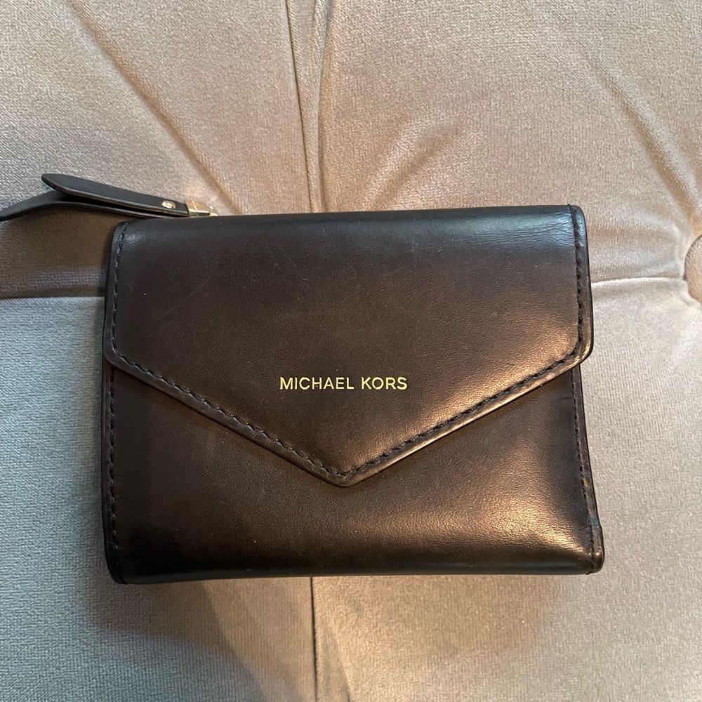 Micheal Kors small leather tri-fold wallet